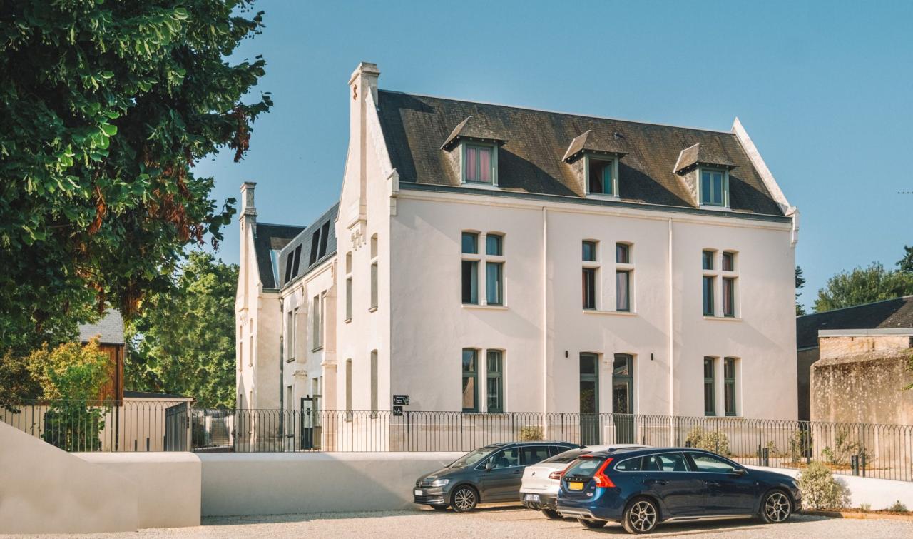 La Maison Rabelais - Hotel & Services - Bicycle Garage & Parking