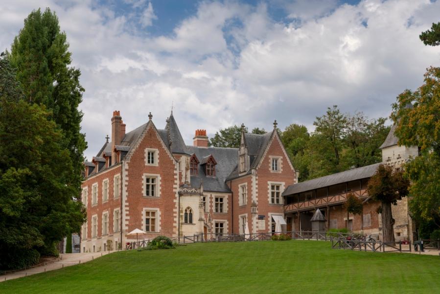 le clos lucé et son jardin proche de l'hotel La Maison Rabelais